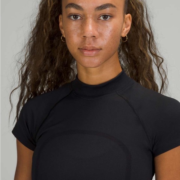 Lululemon | Swiftly Cropped Mock Neck T-Shirt - Picture 5 of 9